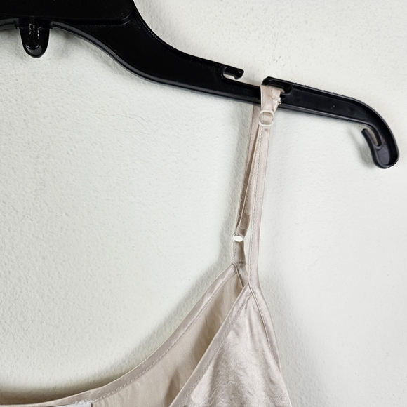 Babaton Aritzia Boscono Everly Camisole Top Size Small Champagne - Picture 4 of 7